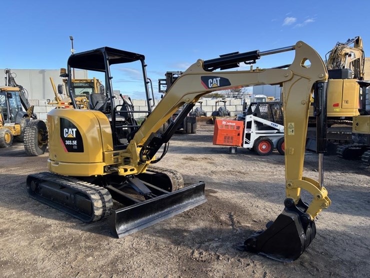 caterpillar-303.5-image-2