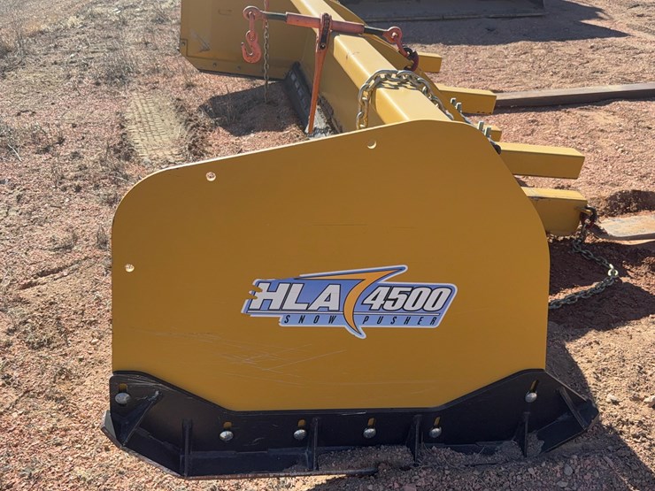 2011-deere-524k-image-51