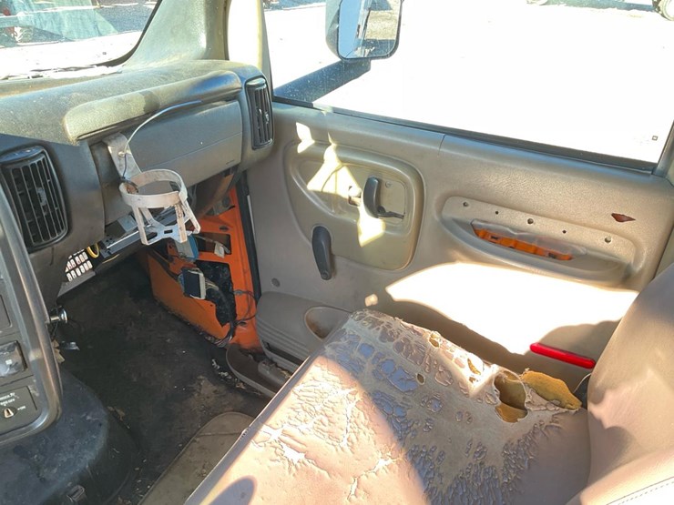 2004-gmc-topkick-image-95