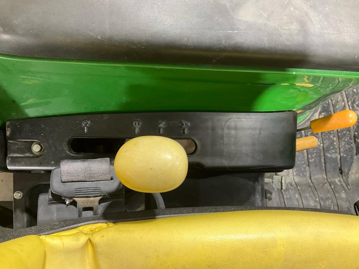 2010-john-deere-3520-image-54