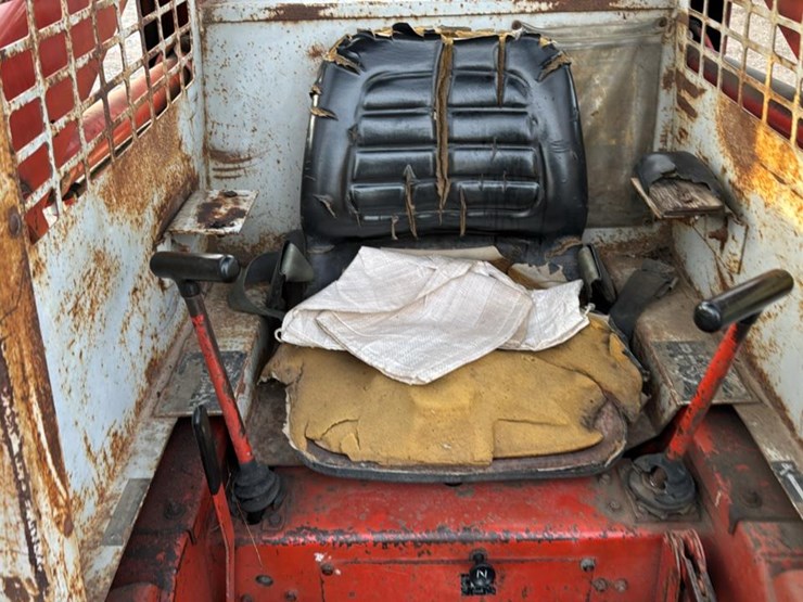 #1155-•-gehl-skid-steer-image-34