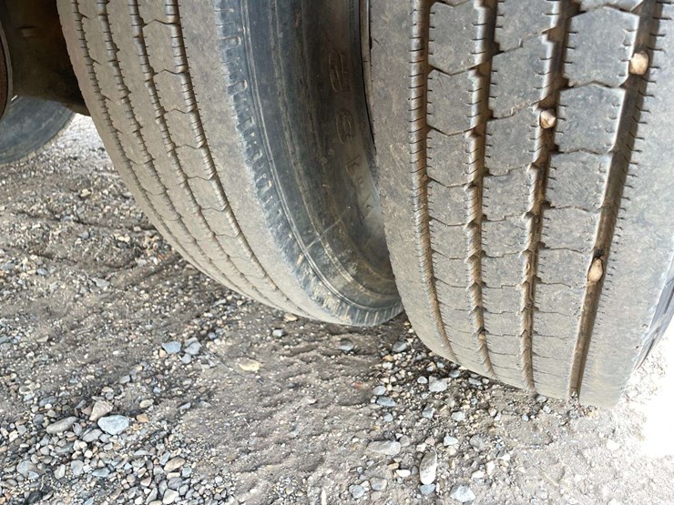 2001-ford-f650-image-24