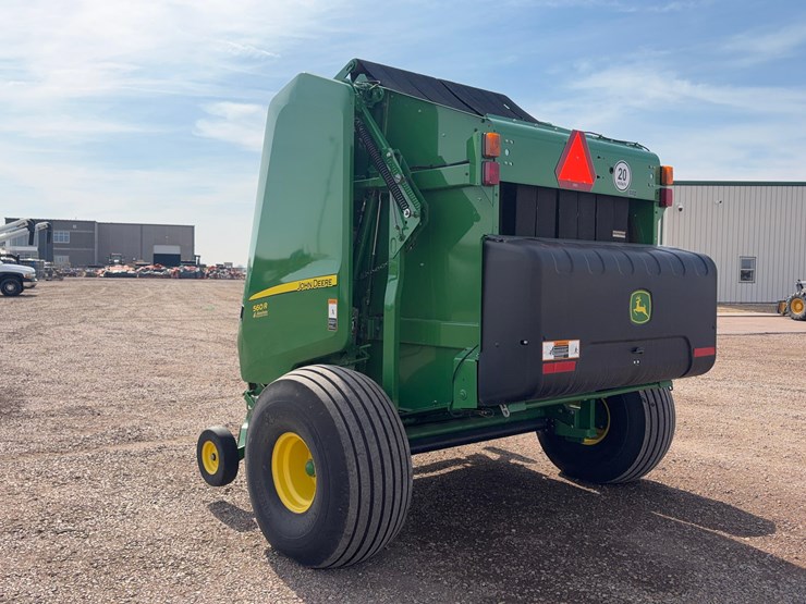 2021-john-deere-560r-image-5