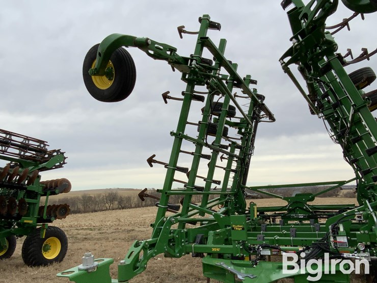 2019-john-deere-2330-image-15