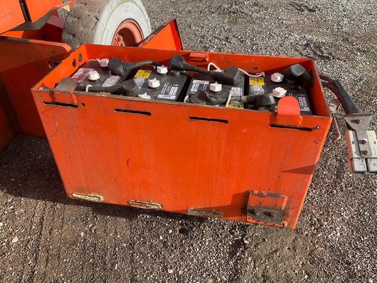 2000-jlg-e300ajp-image-30