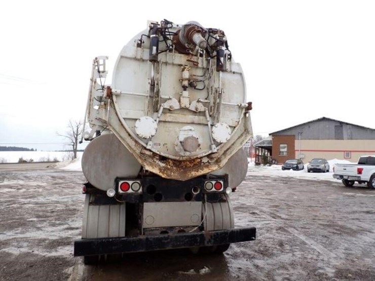 2002-sterling-l9500-image-8