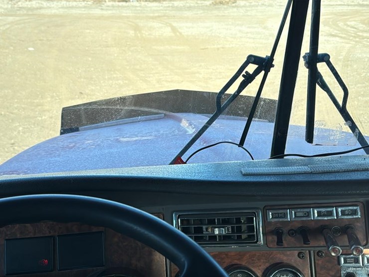 2005-kenworth-t800-image-71