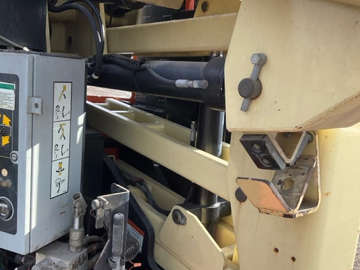 2000-jlg-e300ajp-image-48