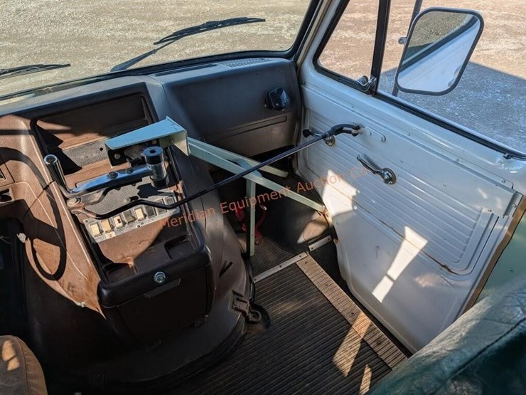 1986-gmc-3500-image-21