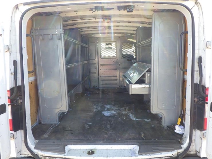 2017-nissan-nv2500-image-8