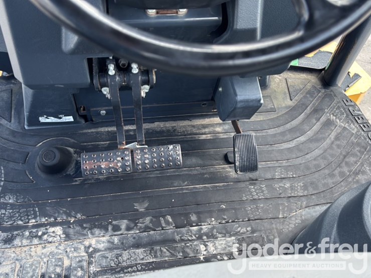 2019-deere-310l-image-49