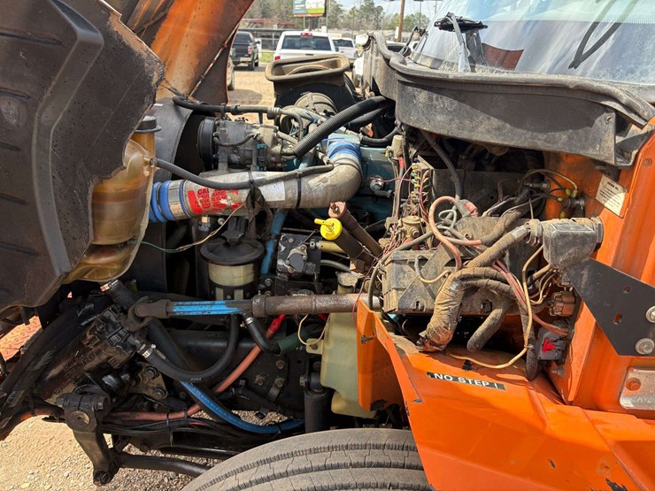 2004-international-durastar-4300-image-52