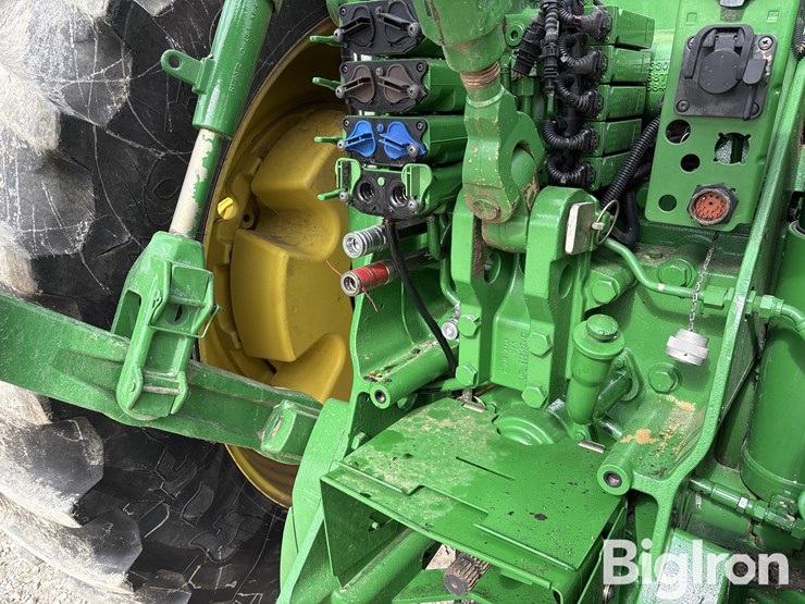 john-deere-8320r-image-18