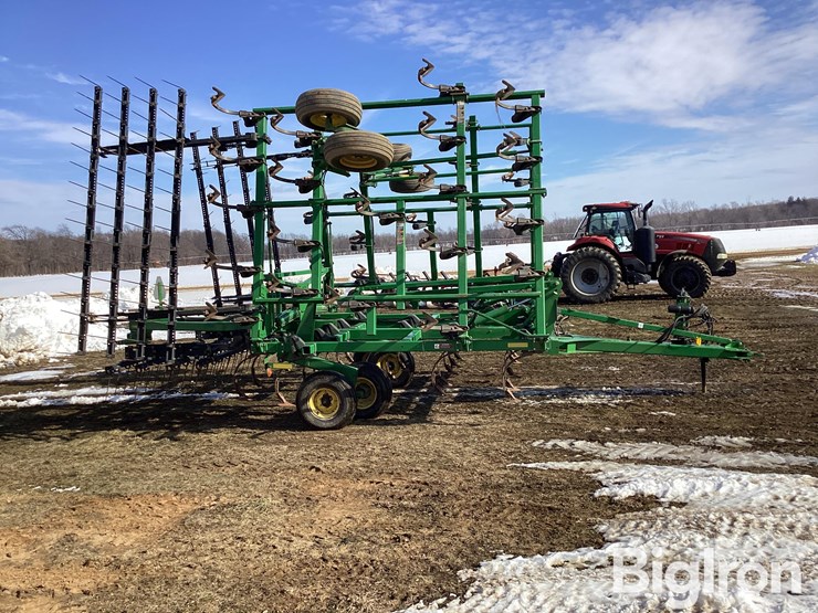 2012-john-deere-2210l-image-4