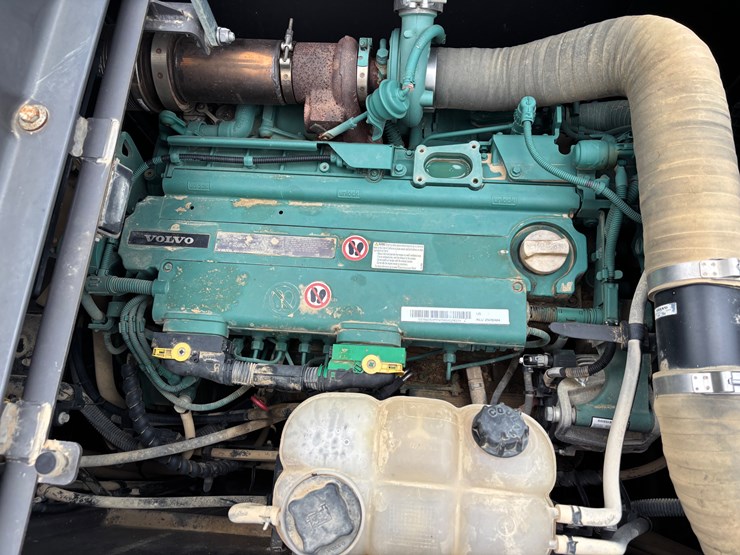 2022-volvo-ec220el-image-36