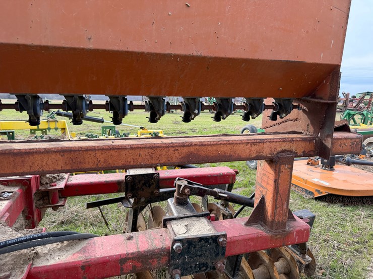 #41043-•-tandem-levee-plow-w/-w&a-seeder-image-17