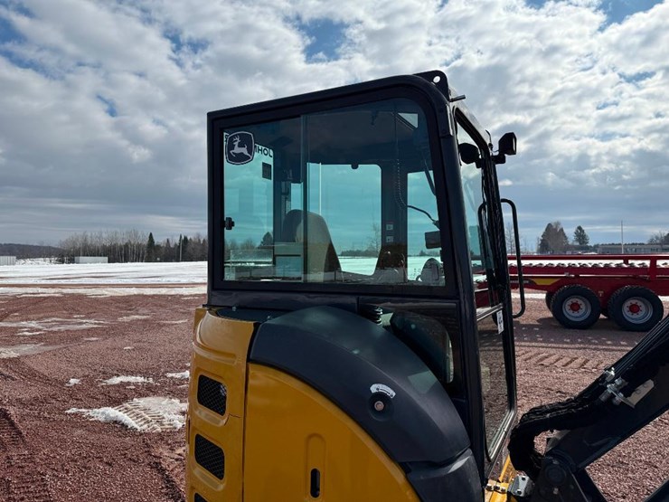 2021-deere-30g-image-18