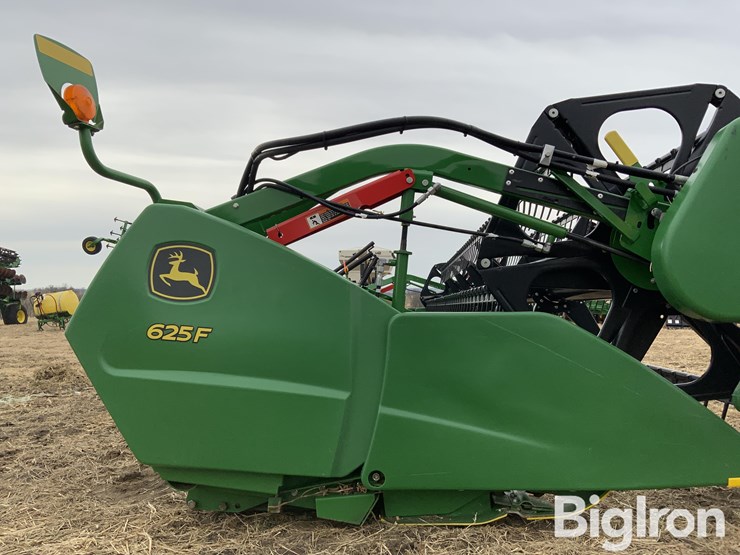 2024-john-deere-625f-image-18