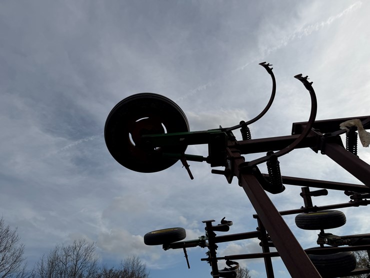 john-deere-38-image-12