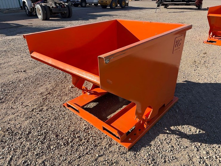 self-dumping-hopper-with-fork-pockets-image-1