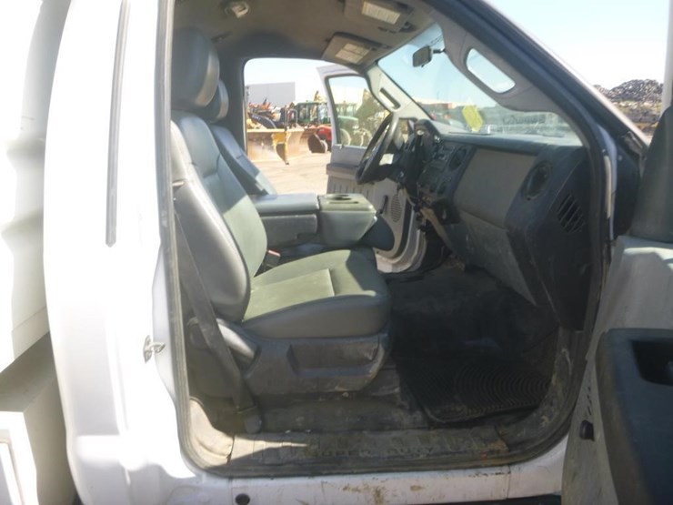 2012-ford-f550-image-11