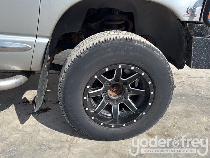 2004-dodge-ram-3500-image-14