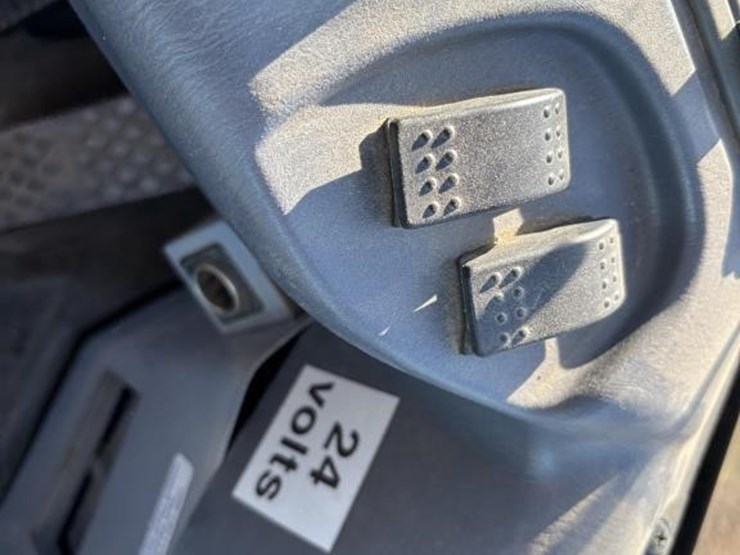 2007-komatsu-wa200-5-image-35