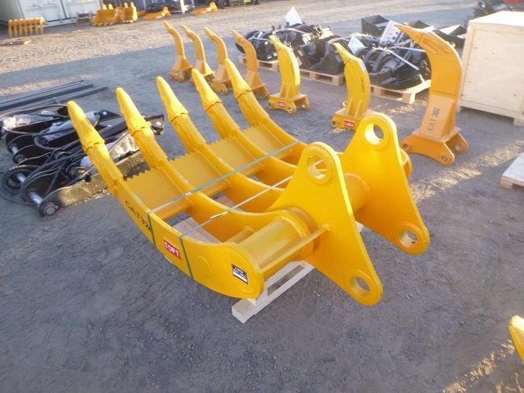 caterpillar-320-image-4