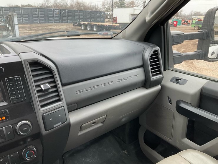 2019-ford-f550-xl-image-74