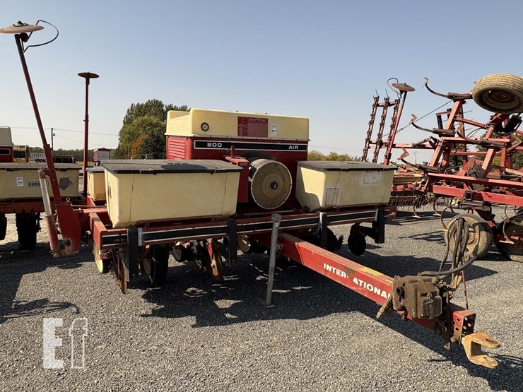 international-800-image-1