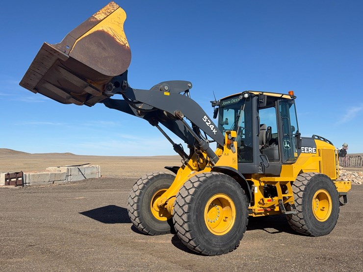 2011-deere-524k-image-40