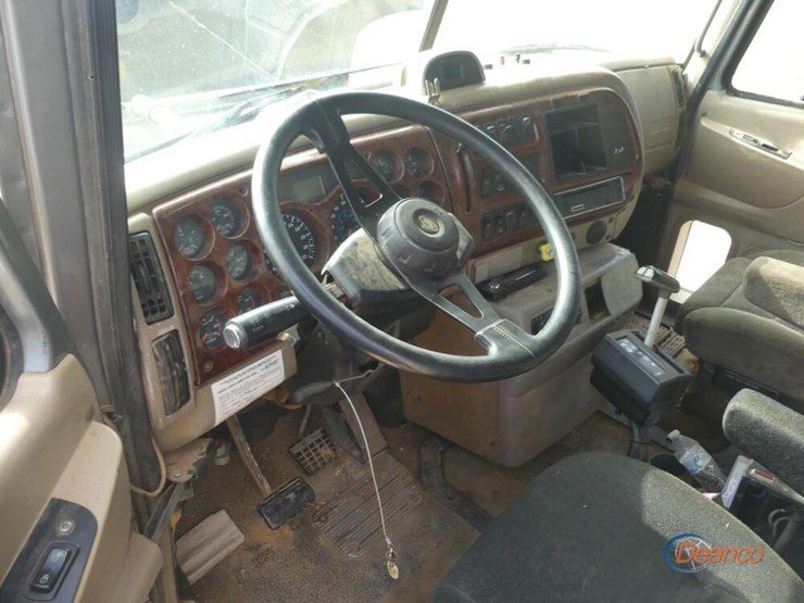 2001-mack-ch613-image-17