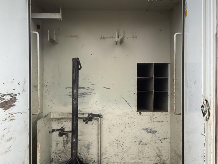 2014-international-7300-image-101