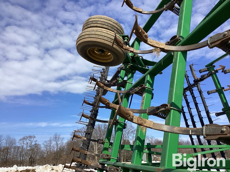 2012-john-deere-2210l-image-17