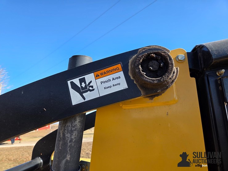 john-deere-325-image-19