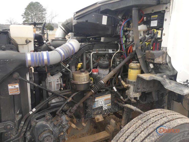 2016-peterbilt-579-image-10