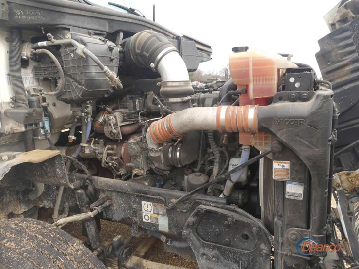 2016-peterbilt-579-image-12