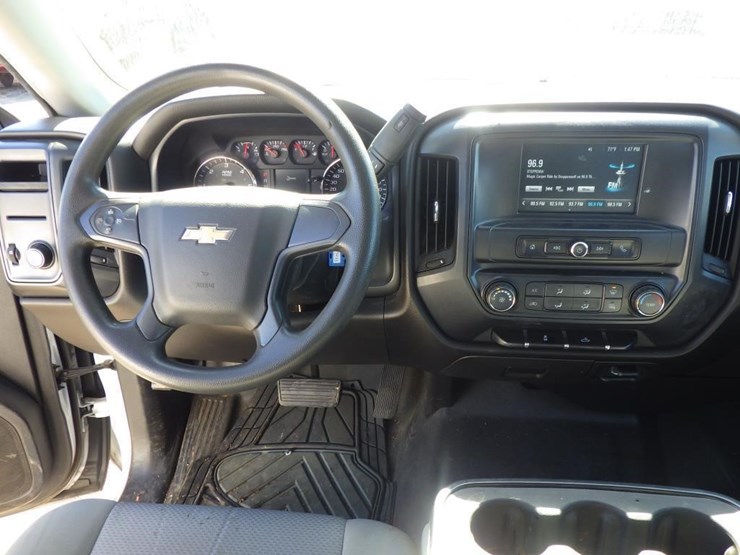 2017-chevrolet-1500-image-9