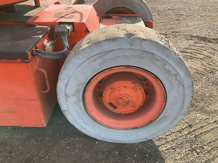 2000-jlg-e300ajp-image-53