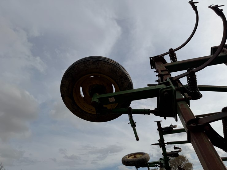 john-deere-40-image-10