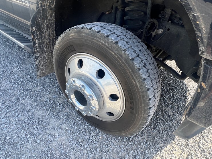 2022-ford-f450-lariat-image-8