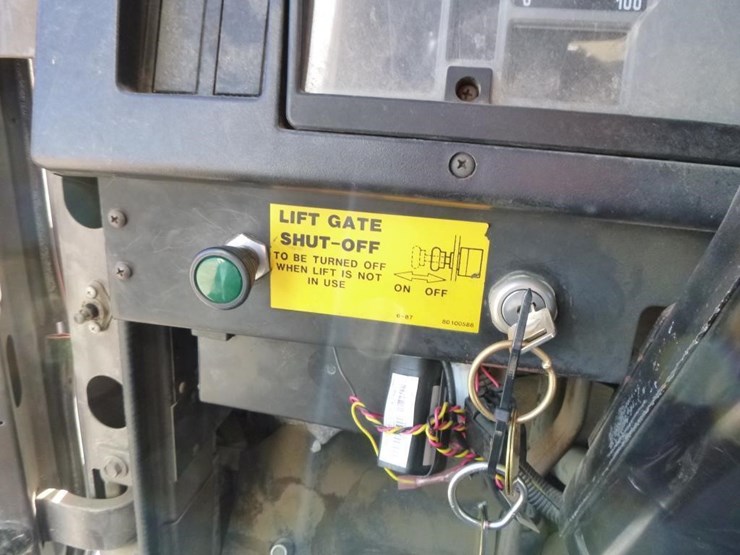 1993-international-4700-image-10