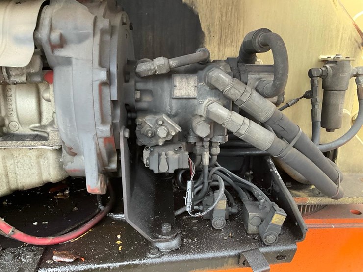 2002-jlg-601s-image-63