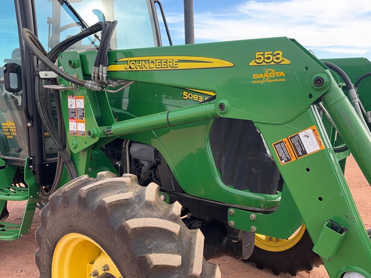 2009-john-deere-5083e-image-12