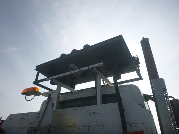 2004-international-7400-image-7