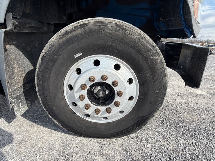 2017-mack-granite-gu713-image-63