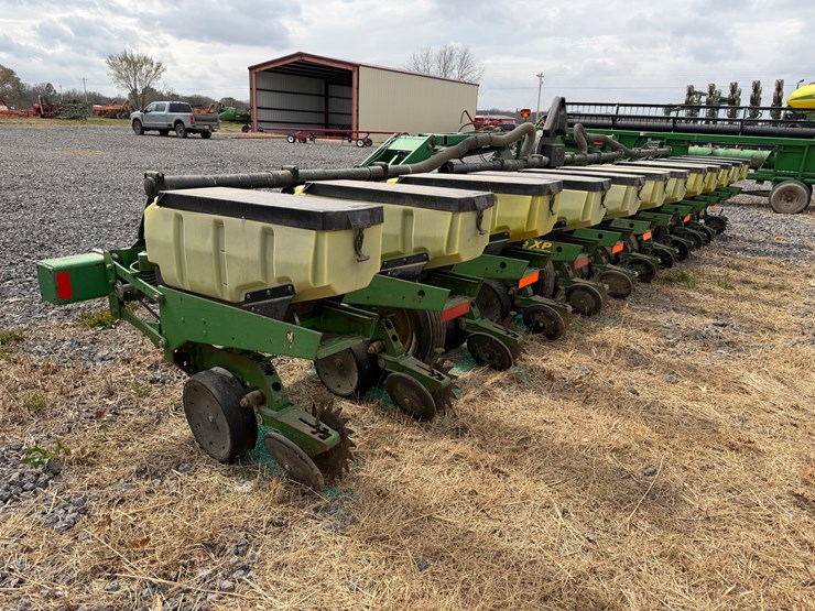 john-deere-12-image-4