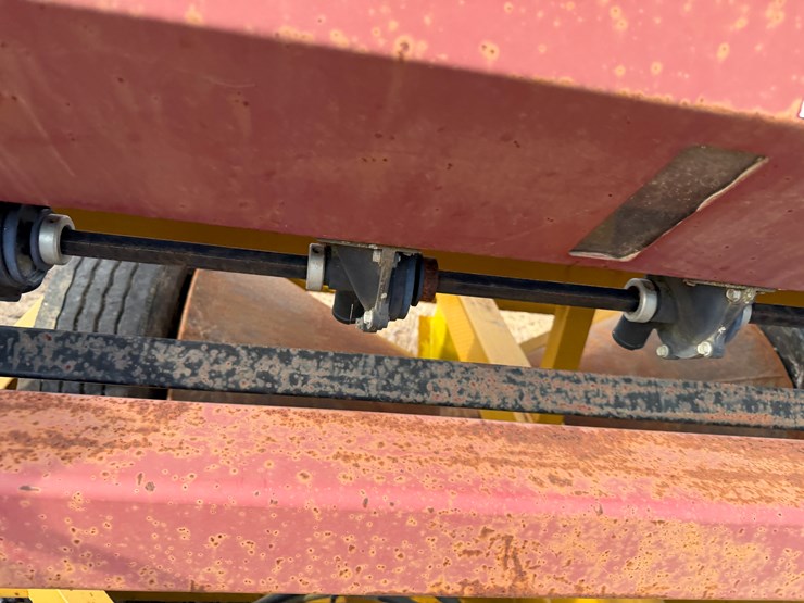 #41047-•-w&a-manufacturing-894-levee-seeder-and-packer-image-38