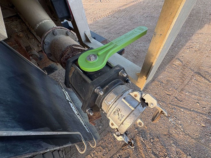 2018-hino-268a-image-33