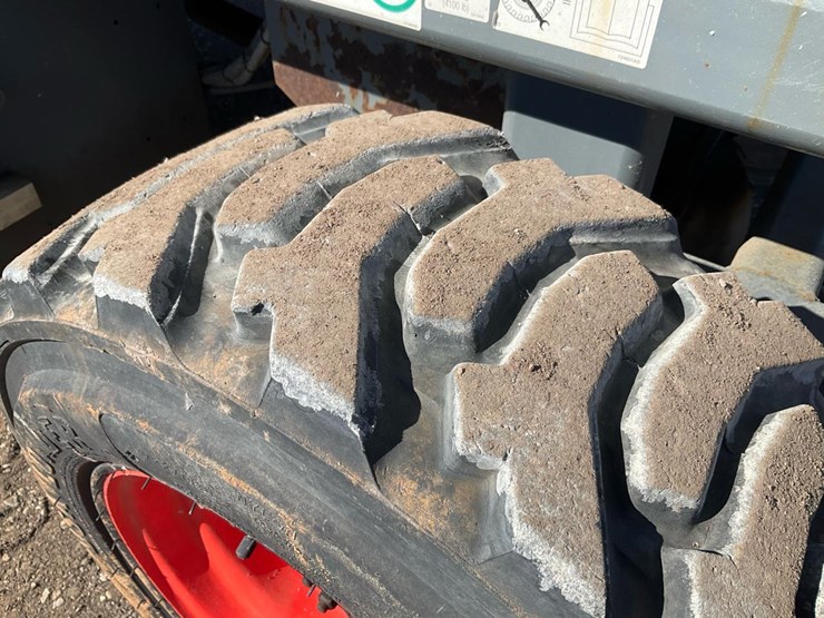 2015-skyjack-sj7135rt-image-46